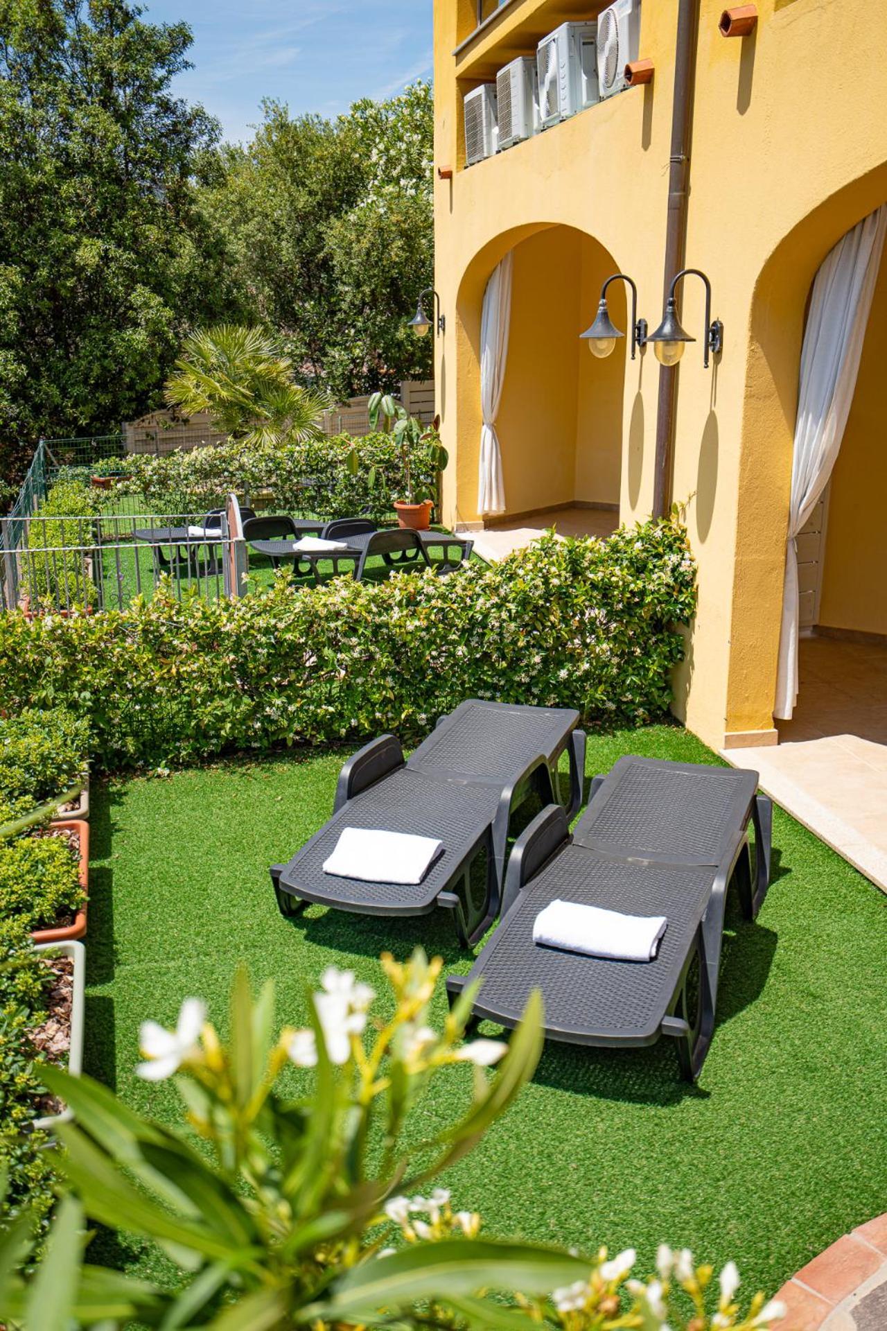 Hotel Lu Pitrali San Teodoro  Exteriér fotografie