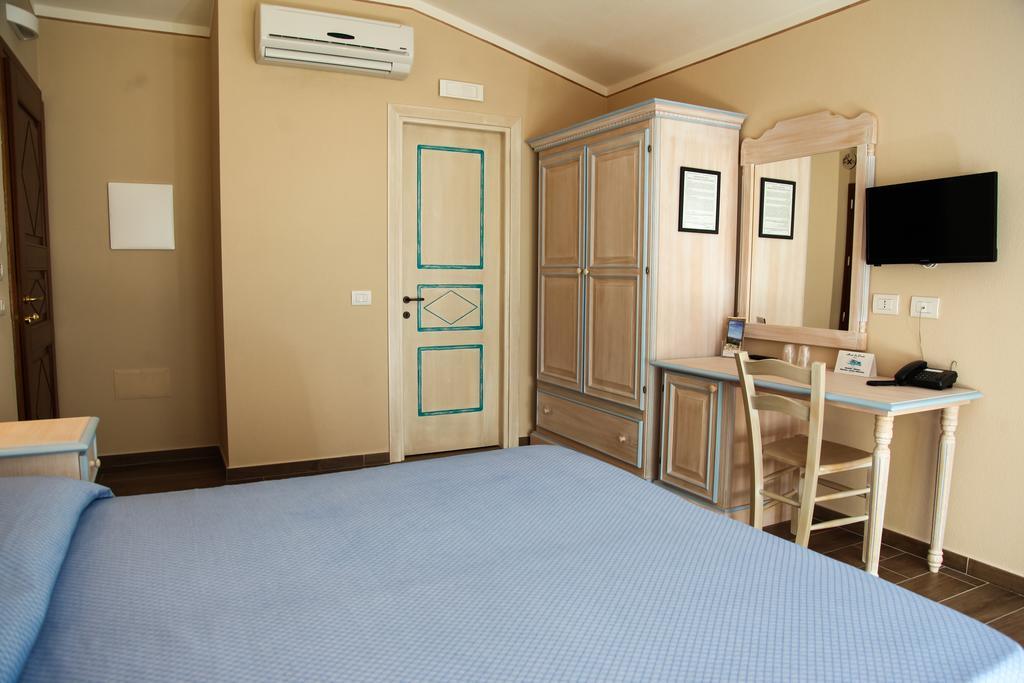 Hotel Lu Pitrali San Teodoro  Exteriér fotografie